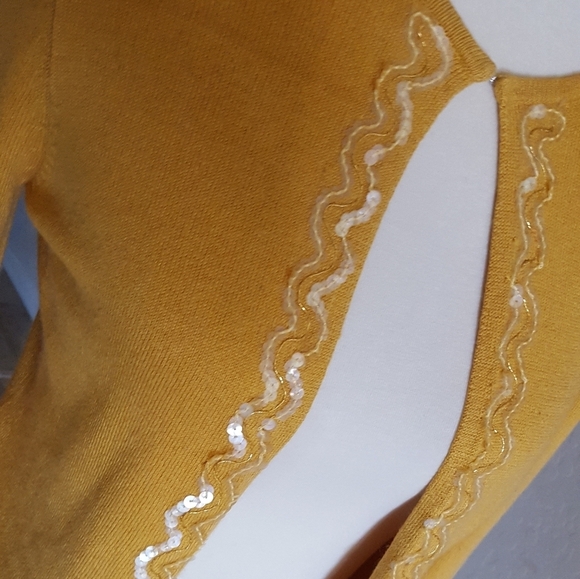 Moda International - 90's Silk Cashmere Blend Mustard & Sequin Cardigan‎ - Picture 3 of 5